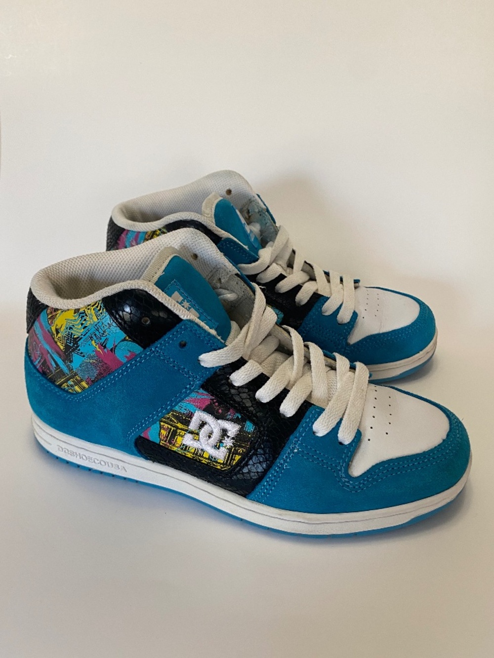 DC Shoes Manteca 2 Mid Skateboard Shoe, Blue with colorful pattern, Size 7.5W